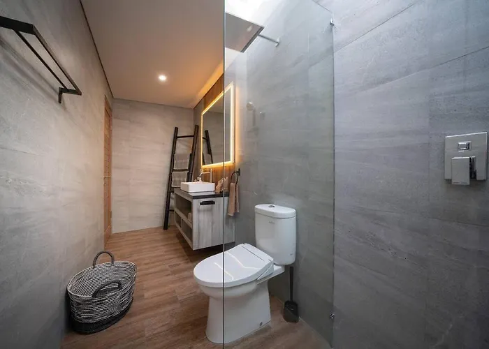 Villa *luxury Astaga 2*modern*billiard*paddy View* Canggu